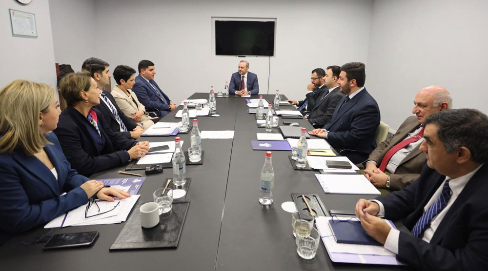 Գրիգորեան եւ հիւրերը