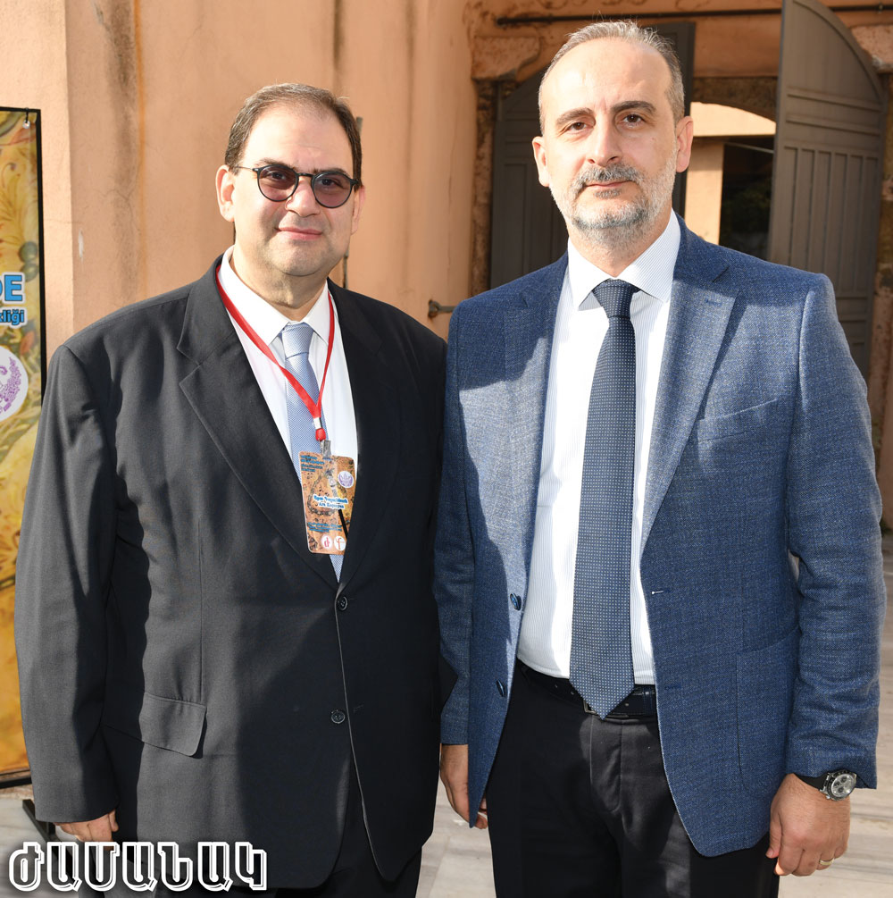 Արա Գօչունեան եւ Ճան Ուսթապաշը