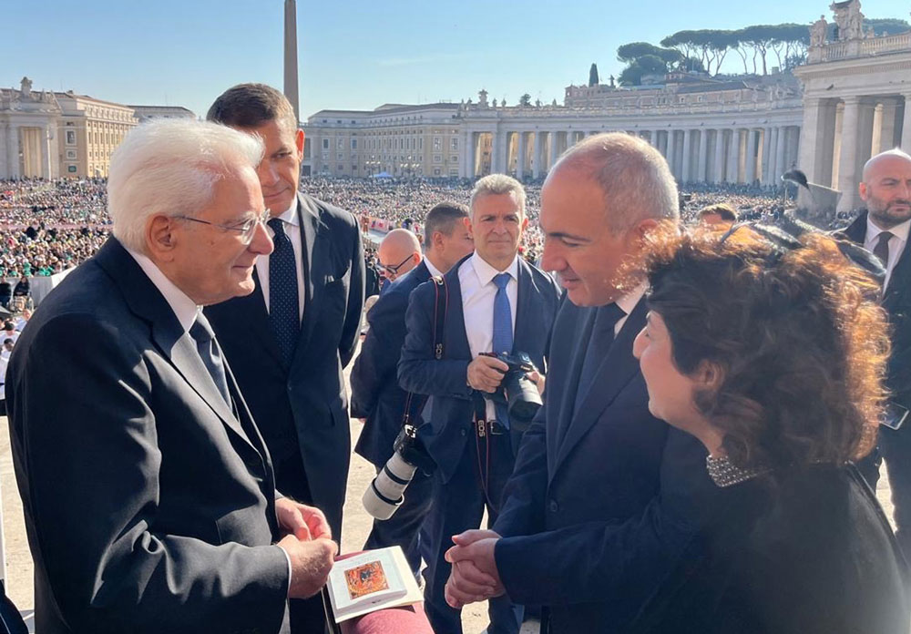 Նիկոլ Փաշինեան եւ Սերճիօ Մաթարելլա